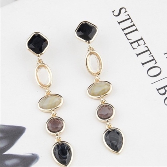 ⭐️✨✨Black/Neutral Geometric Shape Dangle Earring - Picture 1 of 2